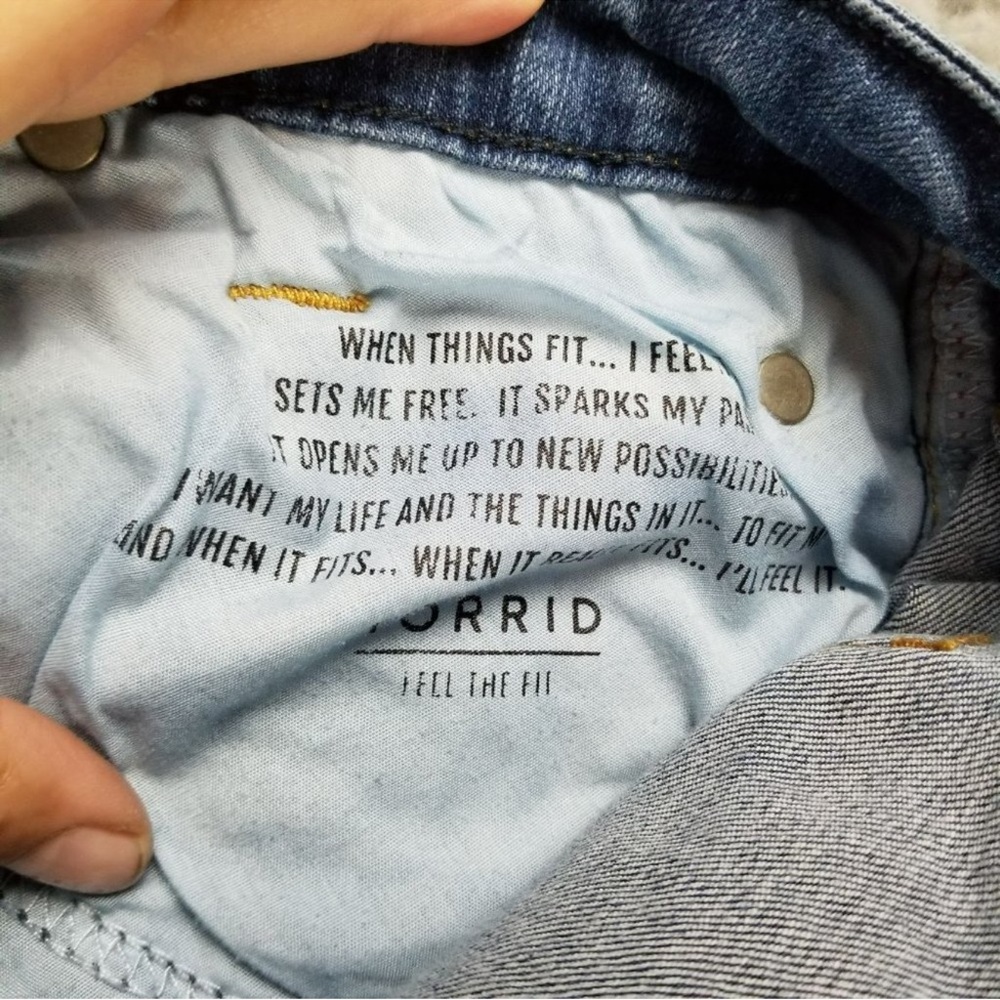Torrid Jeans Womens 14 Medium Wash Stretch Mid Rise Boyfriend Straight *Read* - Picture 12 of 16
